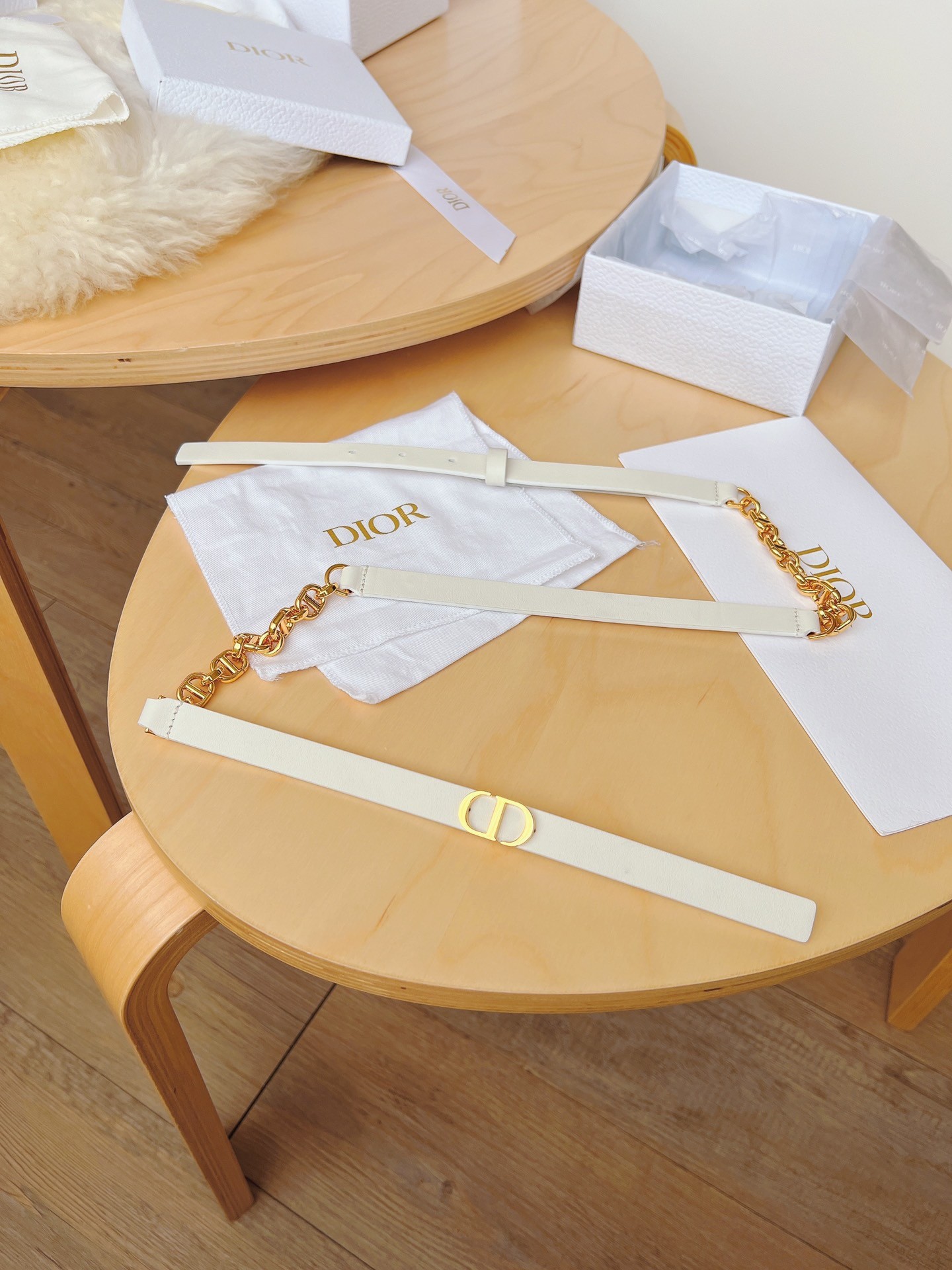 D*or caro 15mm belt in white calfskin and chain