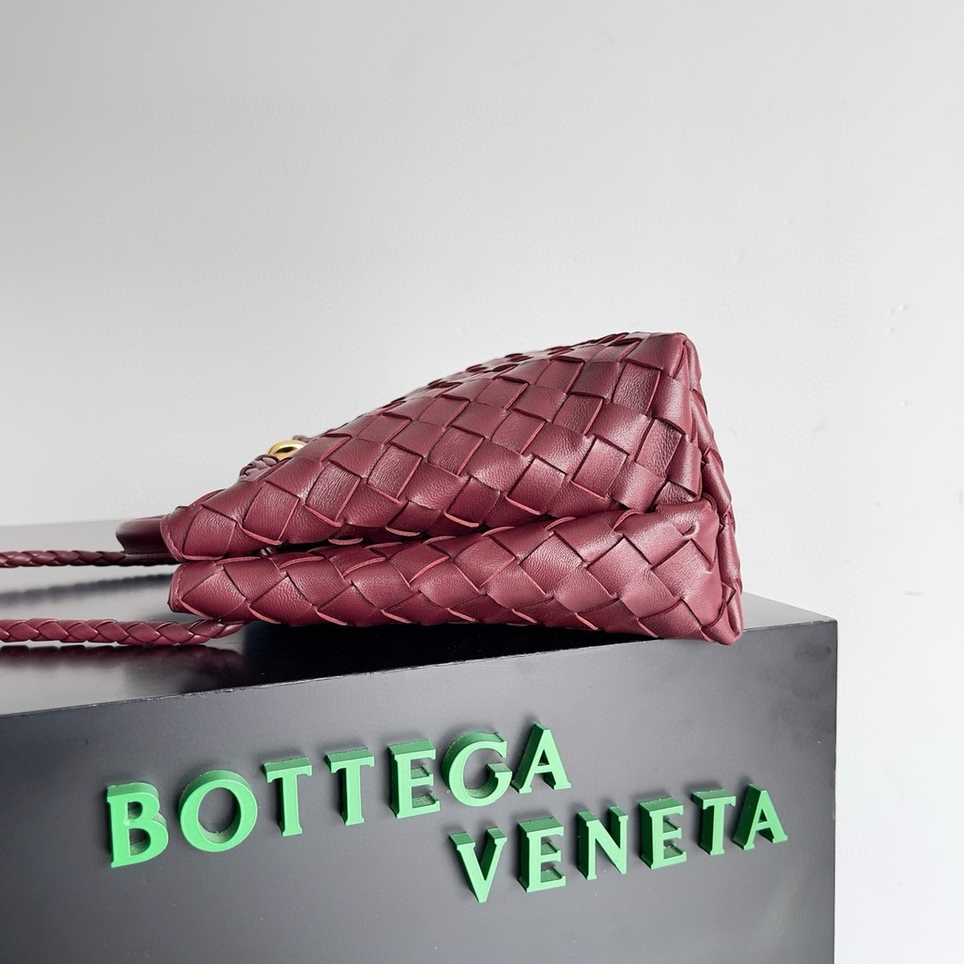 bo*te*ga Ve*ne*ta andiamo small bag in barolo intrecciato lambskin