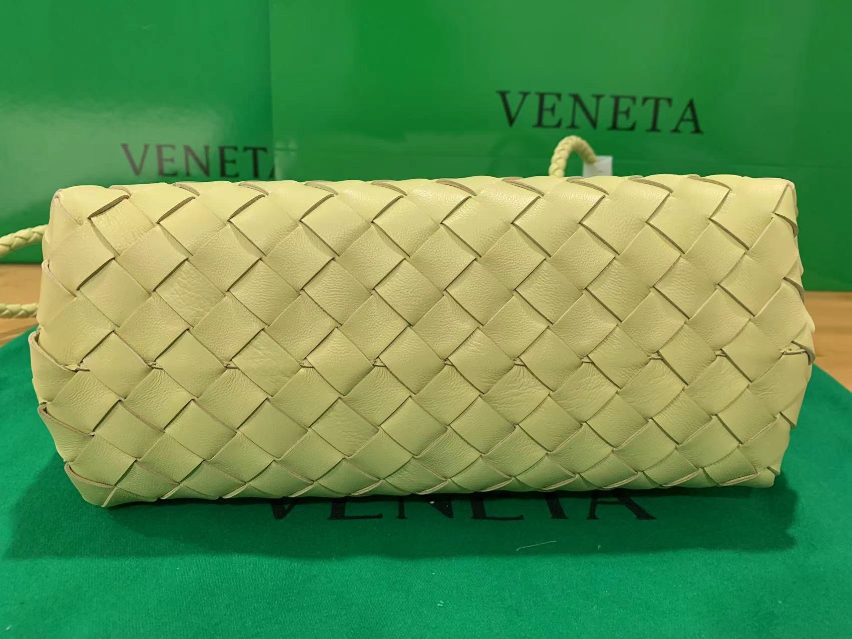 bo*te*ga Ve*ne*ta small andiamo bag in ice cream intrecciato lambskin