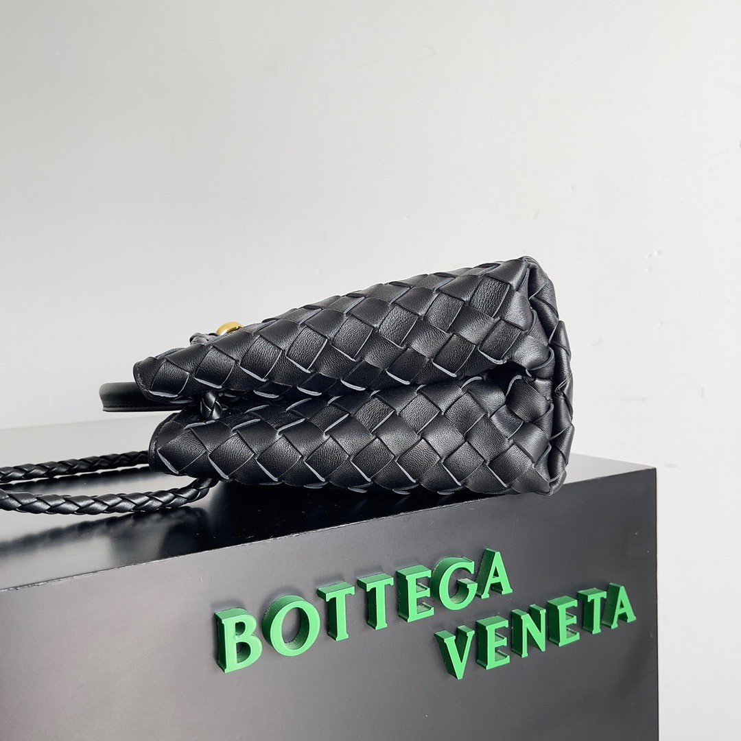 bo*te*ga Ve*ne*ta small andiamo bag in black intrecciato lambskin