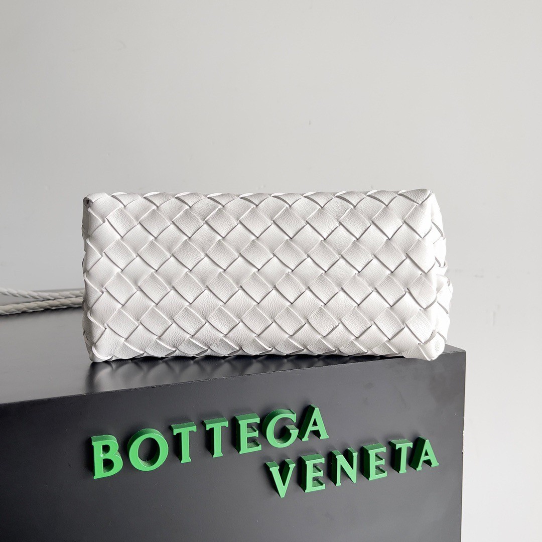 bo*te*ga Ve*ne*ta small andiamo bag in white intrecciato lambskin