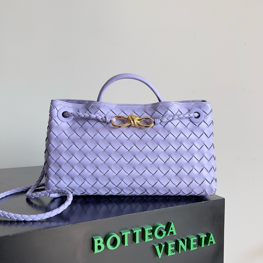 bo*te*ga Ve*ne*ta andiamo small east/west bag in lilas intrecciato lambskin