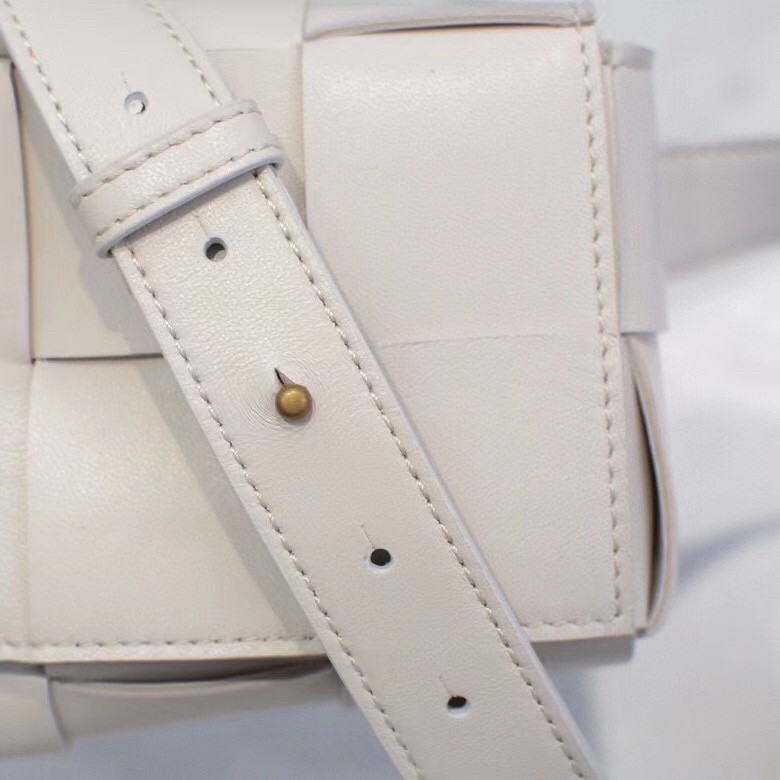 bo*te*ga Ve*ne*ta cassette belt bag in white intrecciato leather