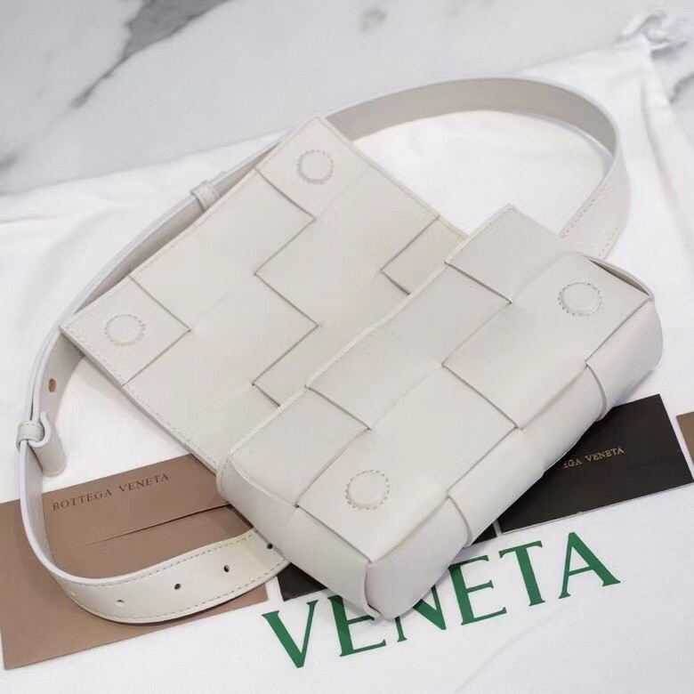 bo*te*ga Ve*ne*ta cassette belt bag in white intrecciato leather