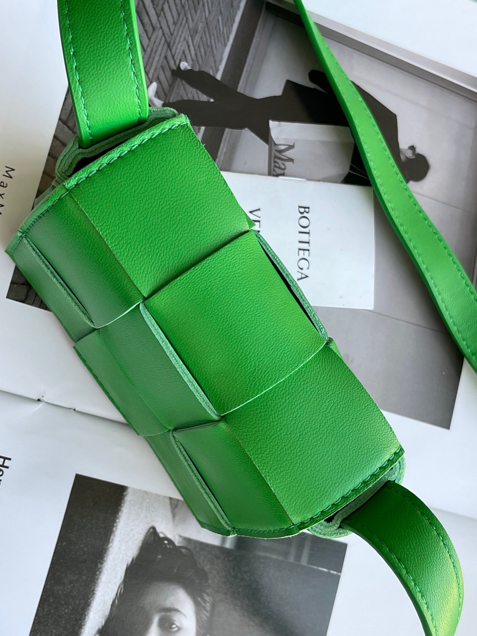 bo*te*ga Ve*ne*ta candy cassette bag in parakeet lambskin