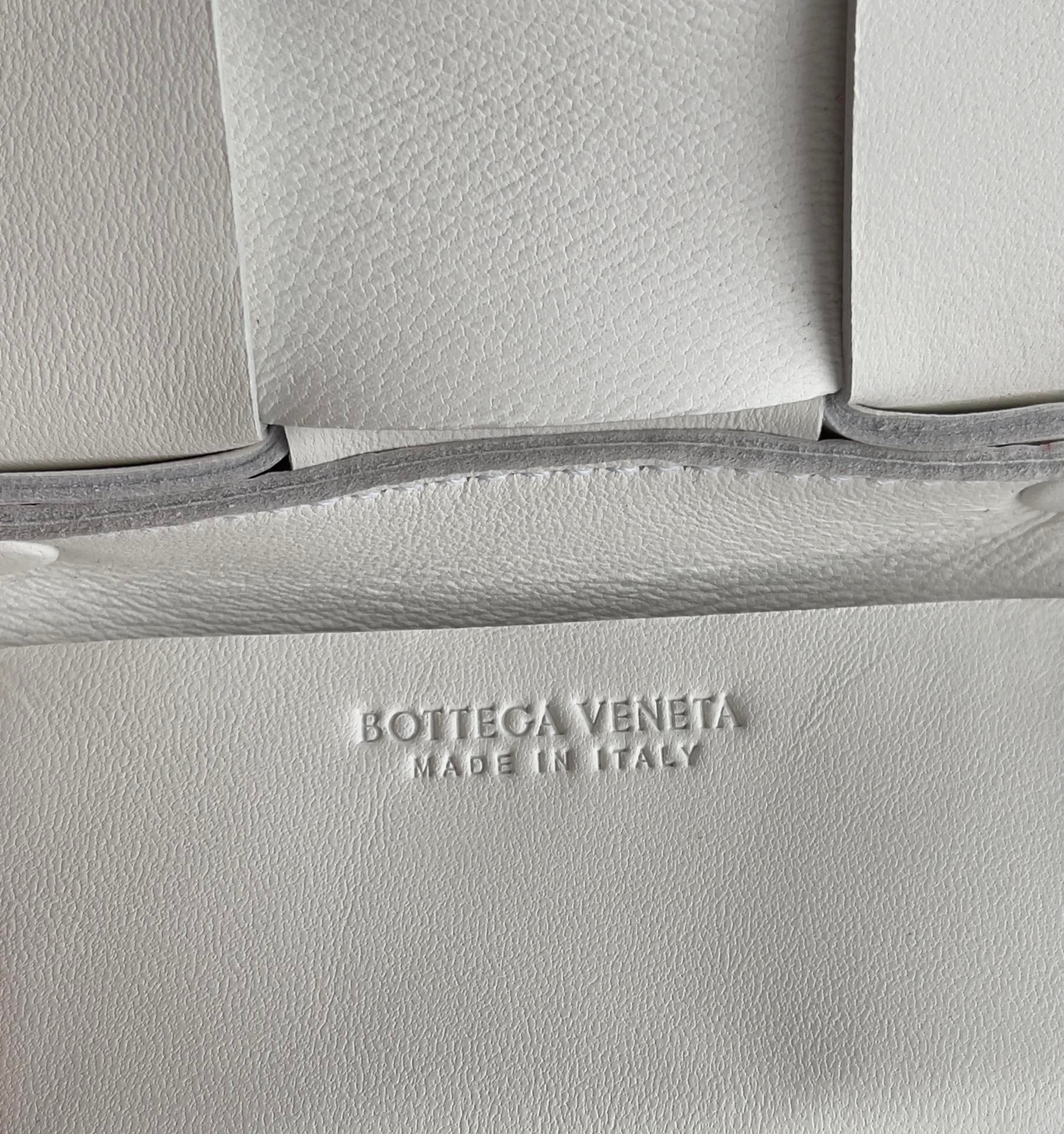 bo*te*ga Ve*ne*ta candy cassette bag in white lambskin