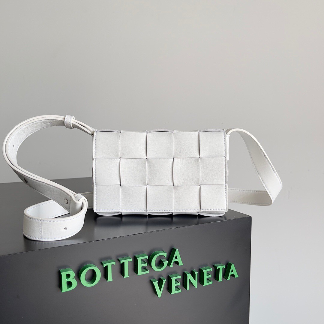 bo*te*ga Ve*ne*ta small cassette bag in white intrecciato lambskin