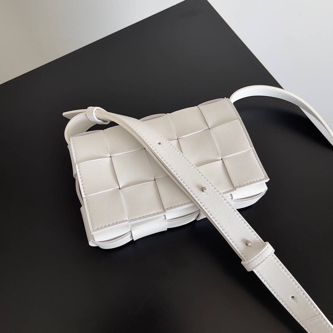 bo*te*ga Ve*ne*ta small cassette bag in white intrecciato lambskin