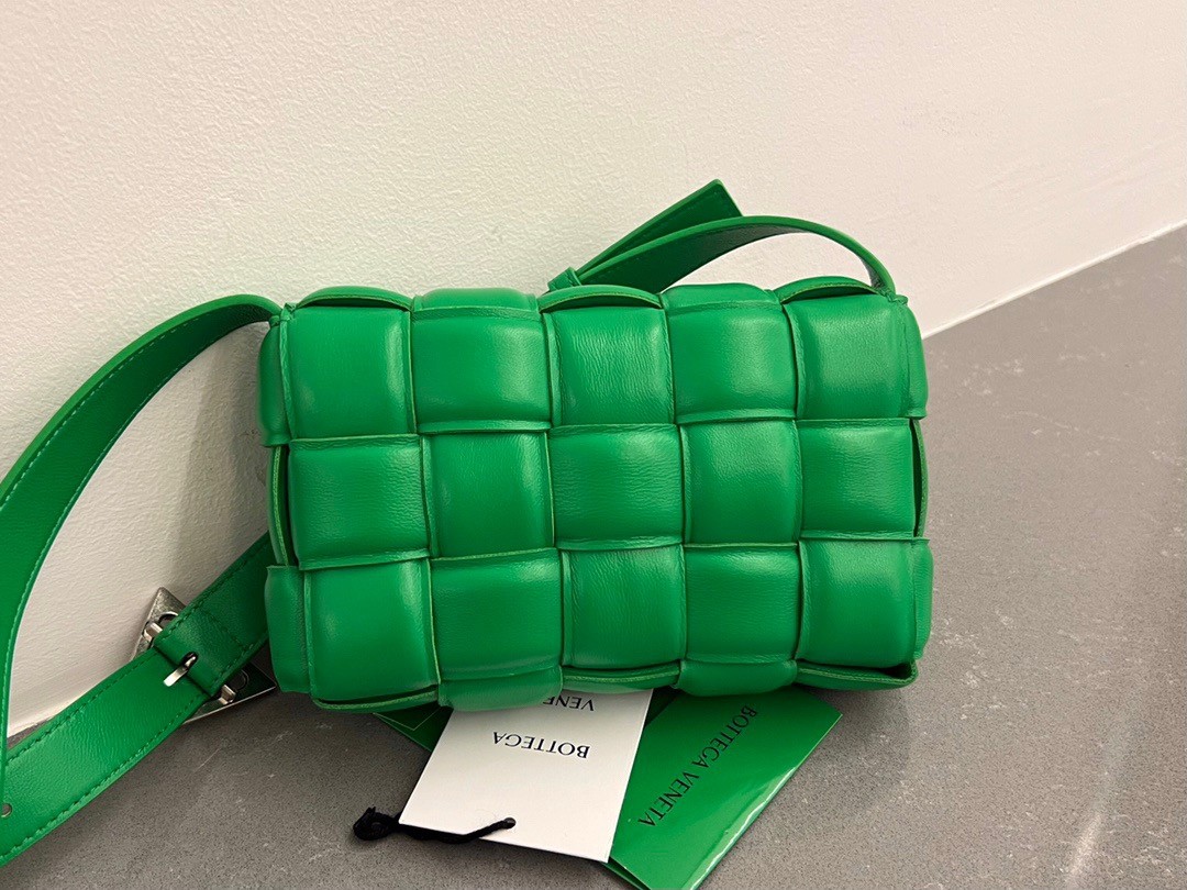 bo*te*ga Ve*ne*ta small padded cassette bag in parakeet lambskin