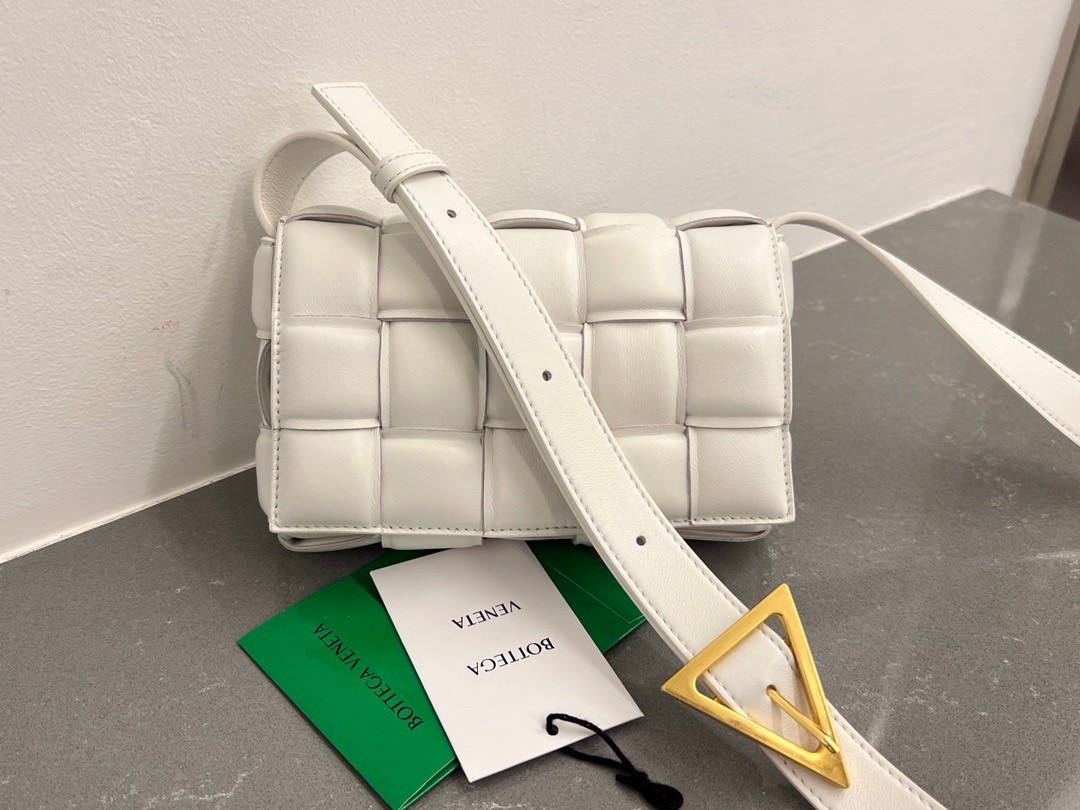 bo*te*ga Ve*ne*ta small padded cassette bag in white lambskin