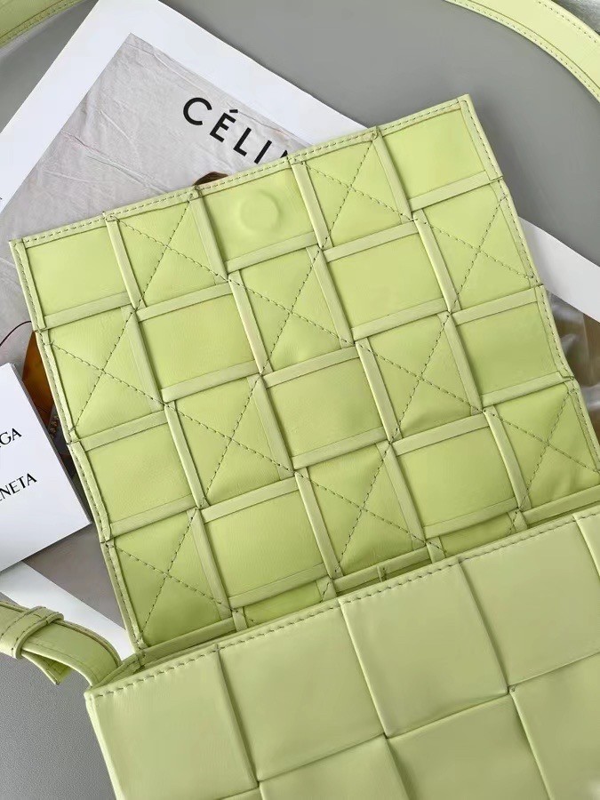 bo*te*ga Ve*ne*ta cassett bag in lemon wrinkled calfskin