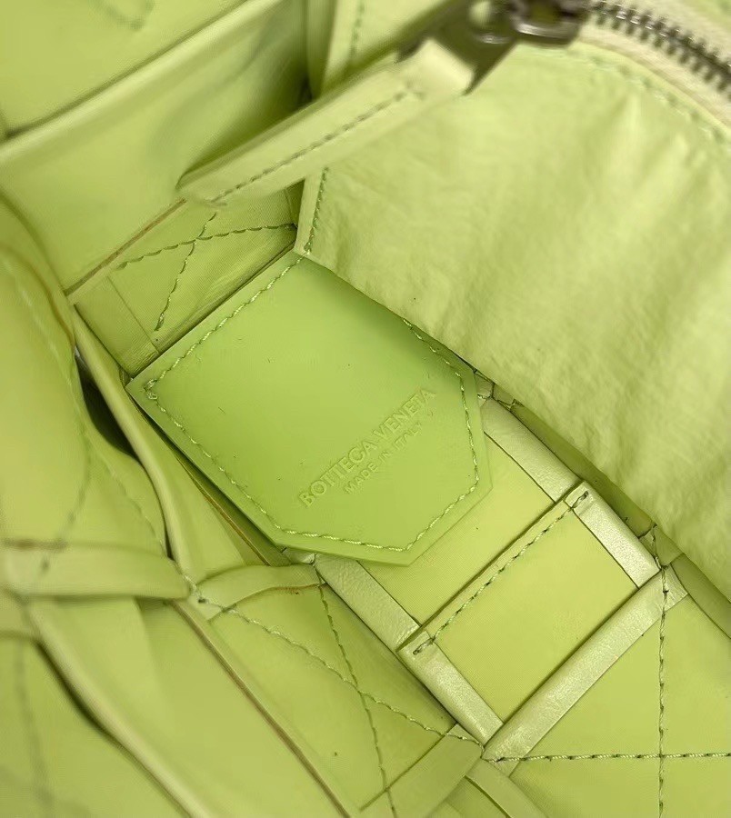 bo*te*ga Ve*ne*ta cassett bag in lemon wrinkled calfskin