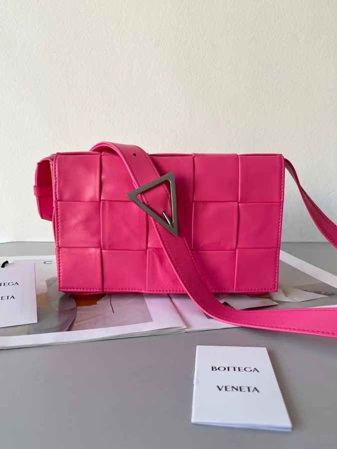 bo*te*ga Ve*ne*ta cassett bag in lollipop wrinkled calfskin