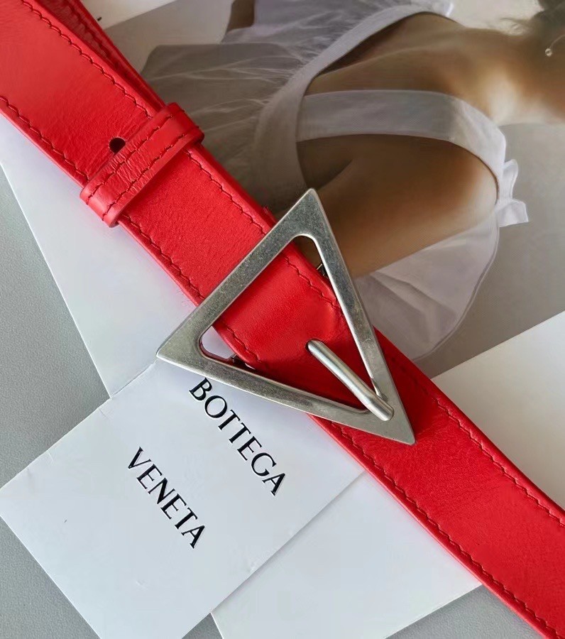 bo*te*ga Ve*ne*ta cassett bag in red wrinkled calfskin