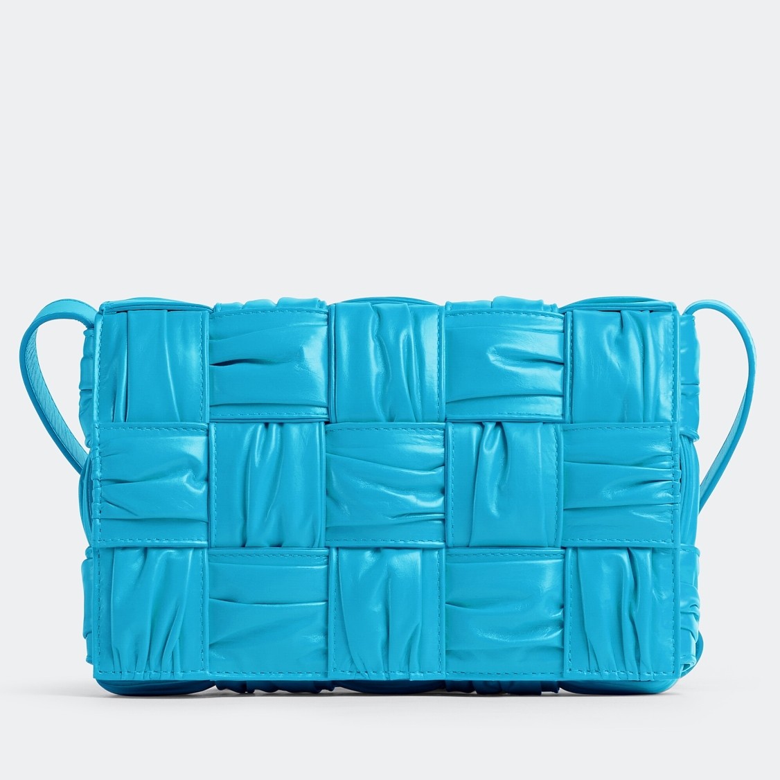 bo*te*ga Ve*ne*ta cassette bag in pool foulard intreccio leather