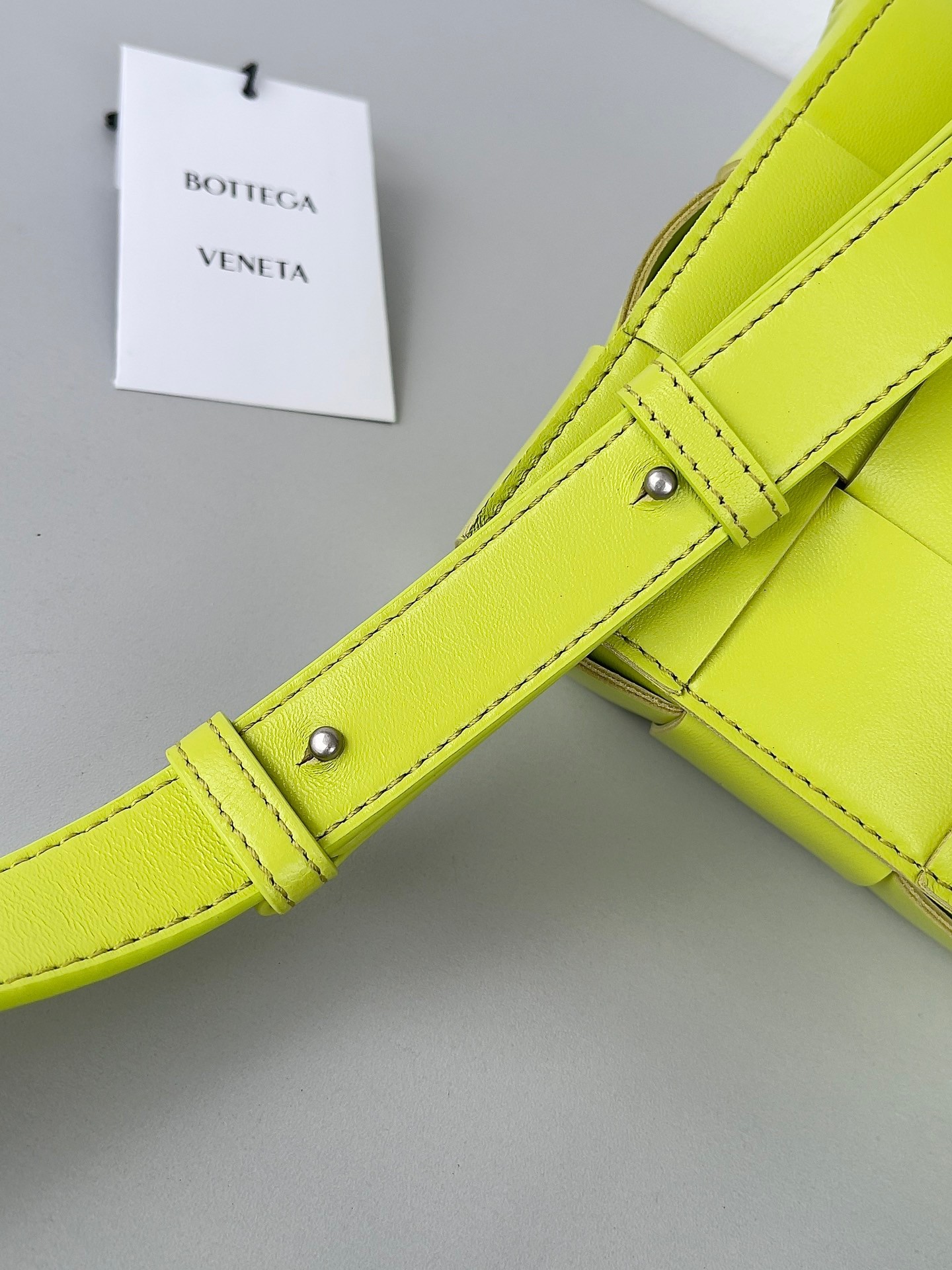 bo*te*ga Ve*ne*ta cassett bag in acid kiwi intrecciato lambskin