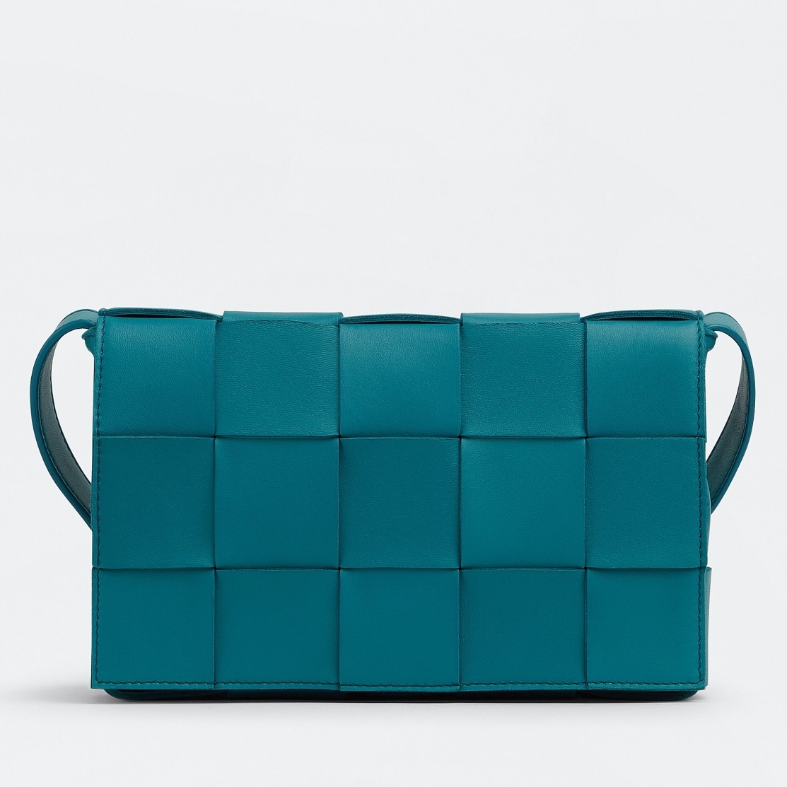 bo*te*ga Ve*ne*ta cassett bag in blaster intrecciato lambskin