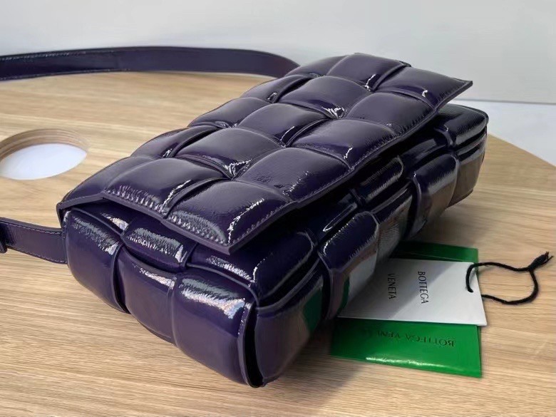 bo*te*ga Ve*ne*ta padded cassette bag in raisin deerskin