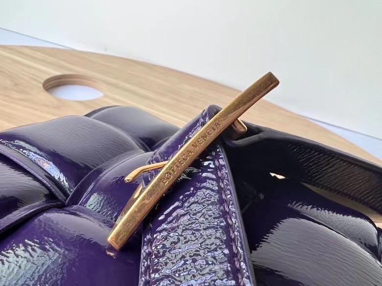 bo*te*ga Ve*ne*ta padded cassette bag in raisin deerskin