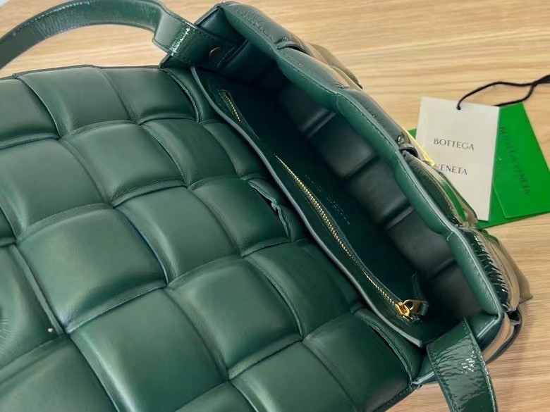 bo*te*ga Ve*ne*ta padded cassette bag in raintree deerskin