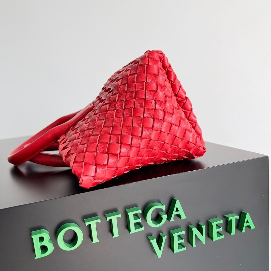 bo*te*ga Ve*ne*ta mini cabat bag in red intrecciato lambskin