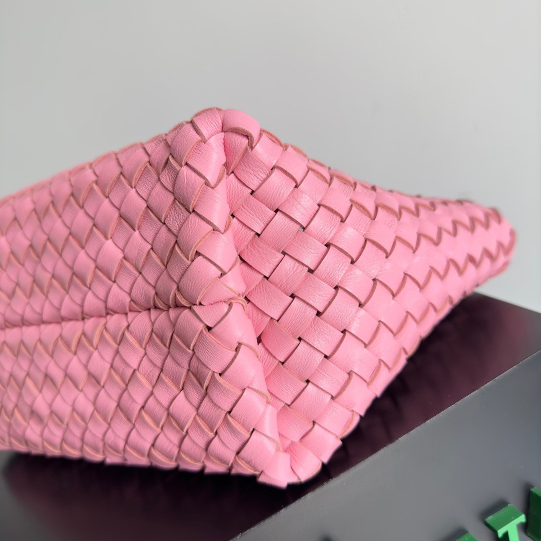 bo*te*ga Ve*ne*ta mini cabat bag in ribbon intrecciato lambskin