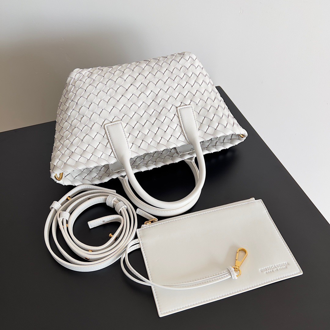 bo*te*ga Ve*ne*ta mini cabat bag in white intrecciato lambskin