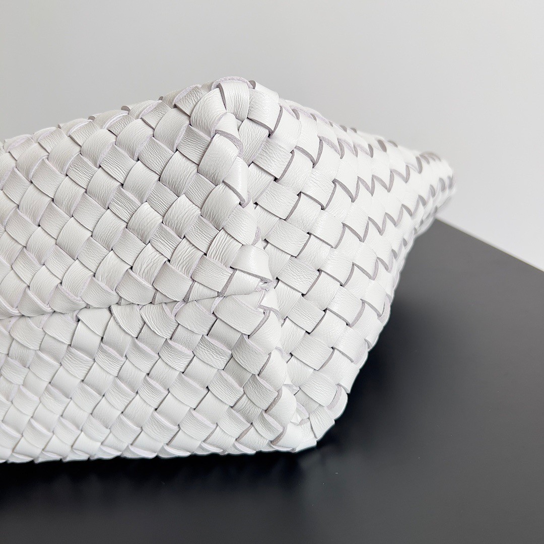bo*te*ga Ve*ne*ta mini cabat bag in white intrecciato lambskin