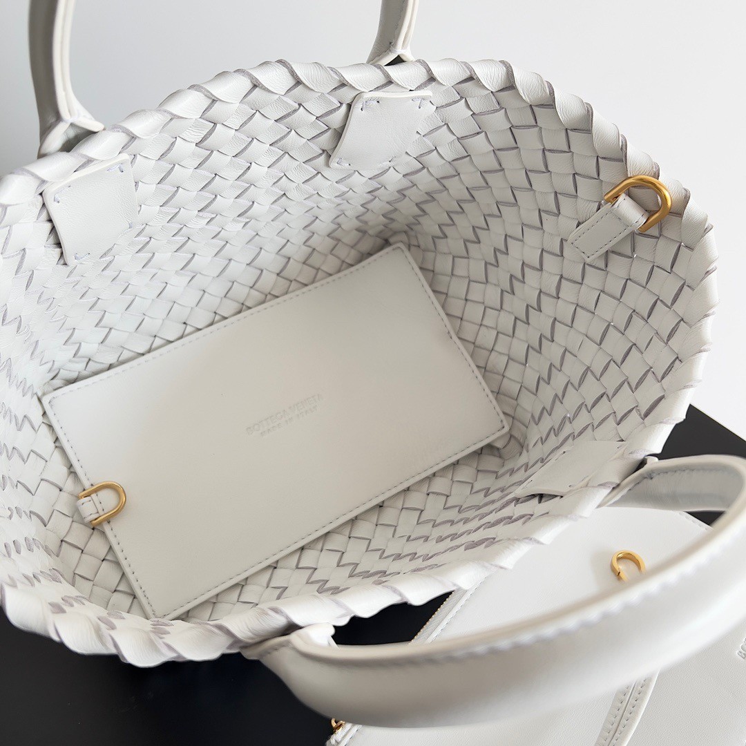 bo*te*ga Ve*ne*ta mini cabat bag in white intrecciato lambskin