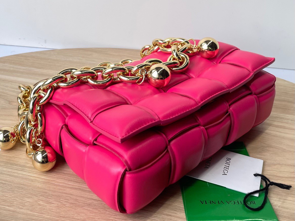 bo*te*ga Ve*ne*ta chain cassette bag in lollipop lambskin