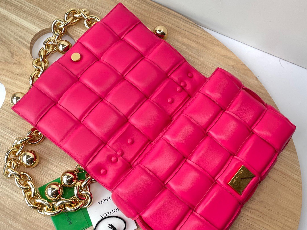 bo*te*ga Ve*ne*ta chain cassette bag in lollipop lambskin
