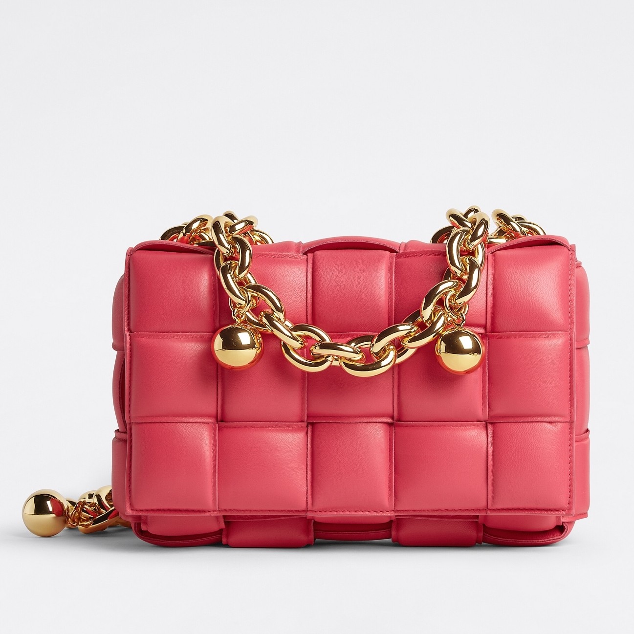 bo*te*ga Ve*ne*ta chain cassette bag in lollipop lambskin