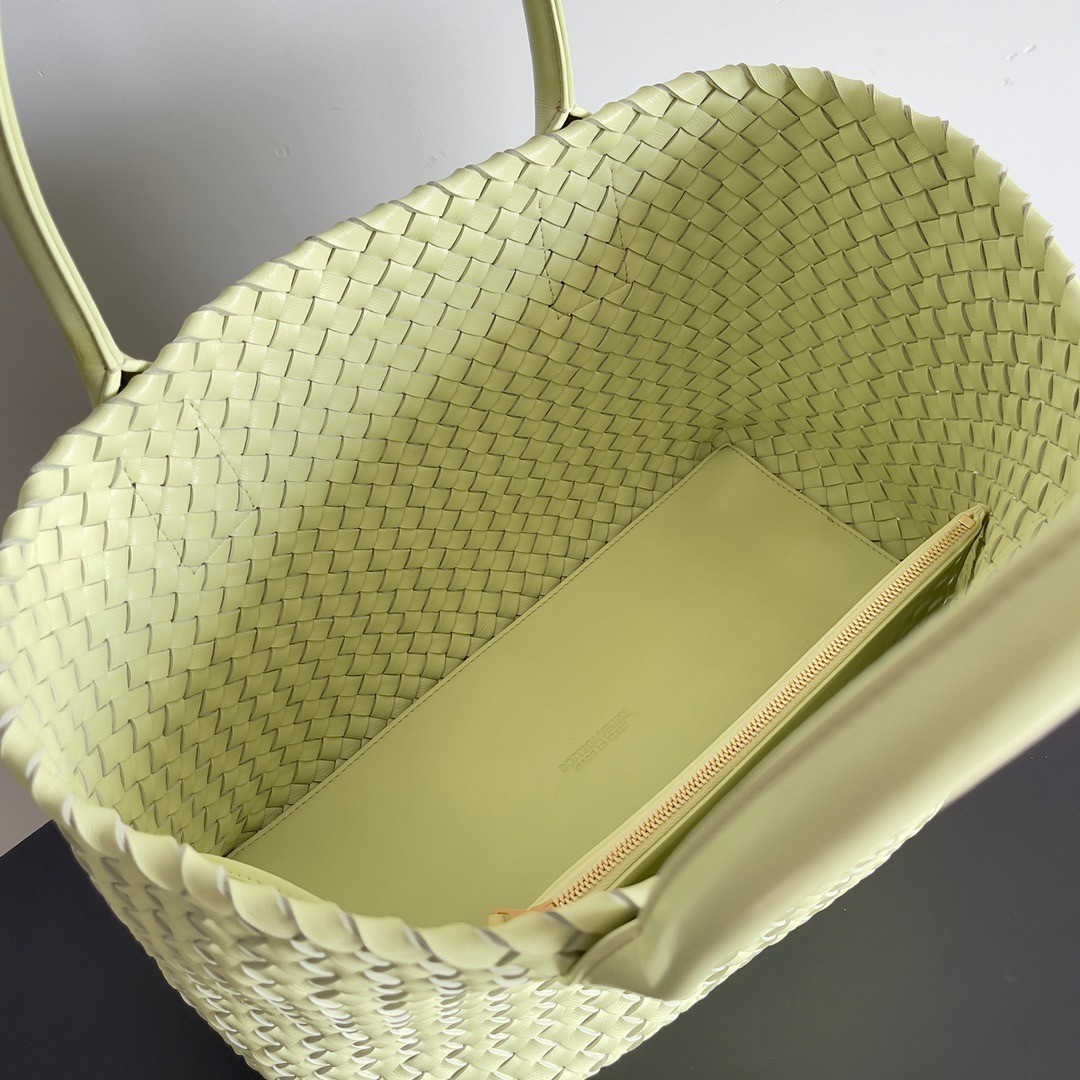 bo*te*ga Ve*ne*ta cabat medium bag in lemon intrecciato lambskin