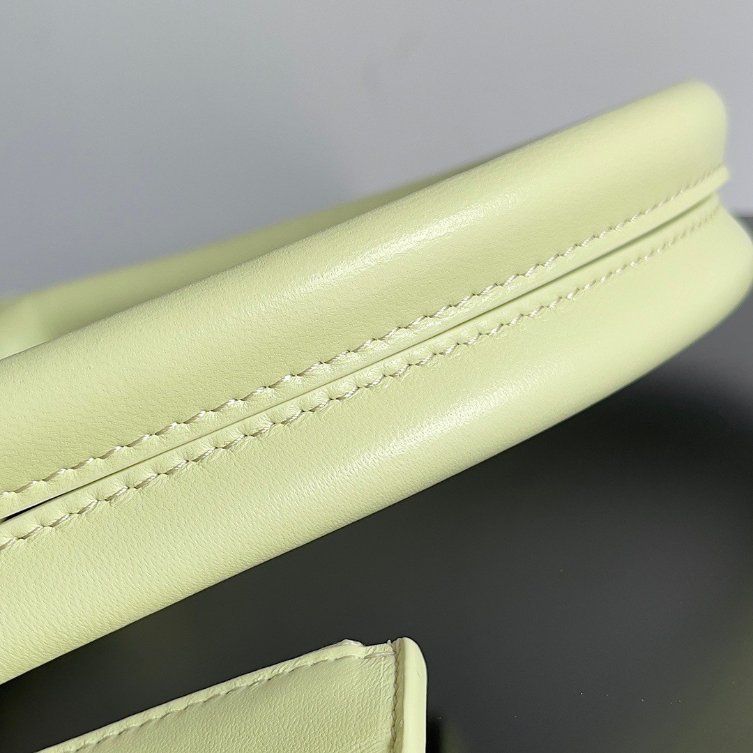 bo*te*ga Ve*ne*ta cabat medium bag in lemon intrecciato lambskin