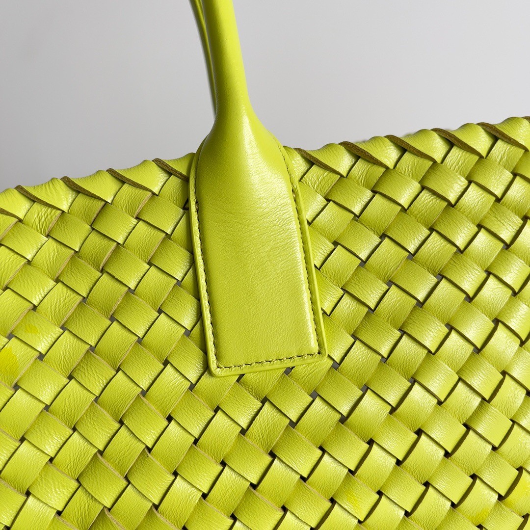 bo*te*ga Ve*ne*ta large cabat bag in acid kiwi intrecciato lambskin
