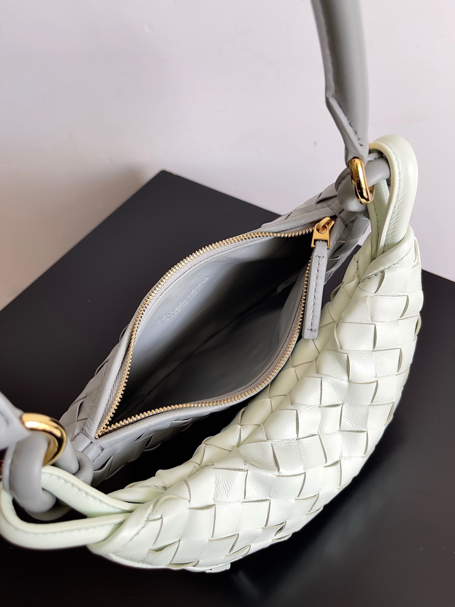 bo*te*ga Ve*ne*ta gemelli small bag in grey/glacier intrecciato lambskin
