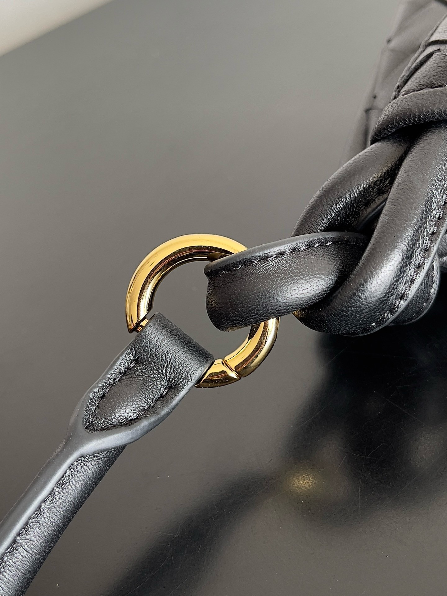 bo*te*ga Ve*ne*ta gemelli small bag in black intrecciato lambskin