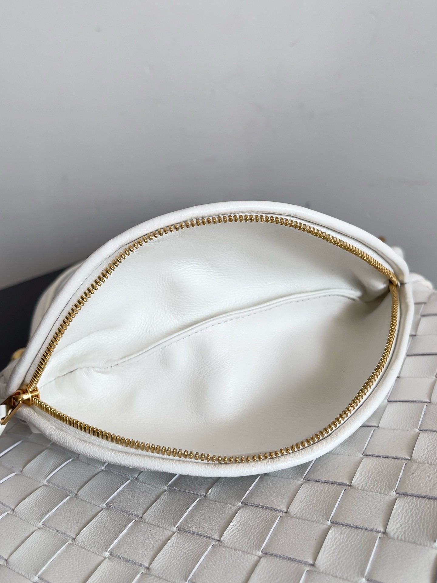bo*te*ga Ve*ne*ta gemelli small bag in white intrecciato lambskin