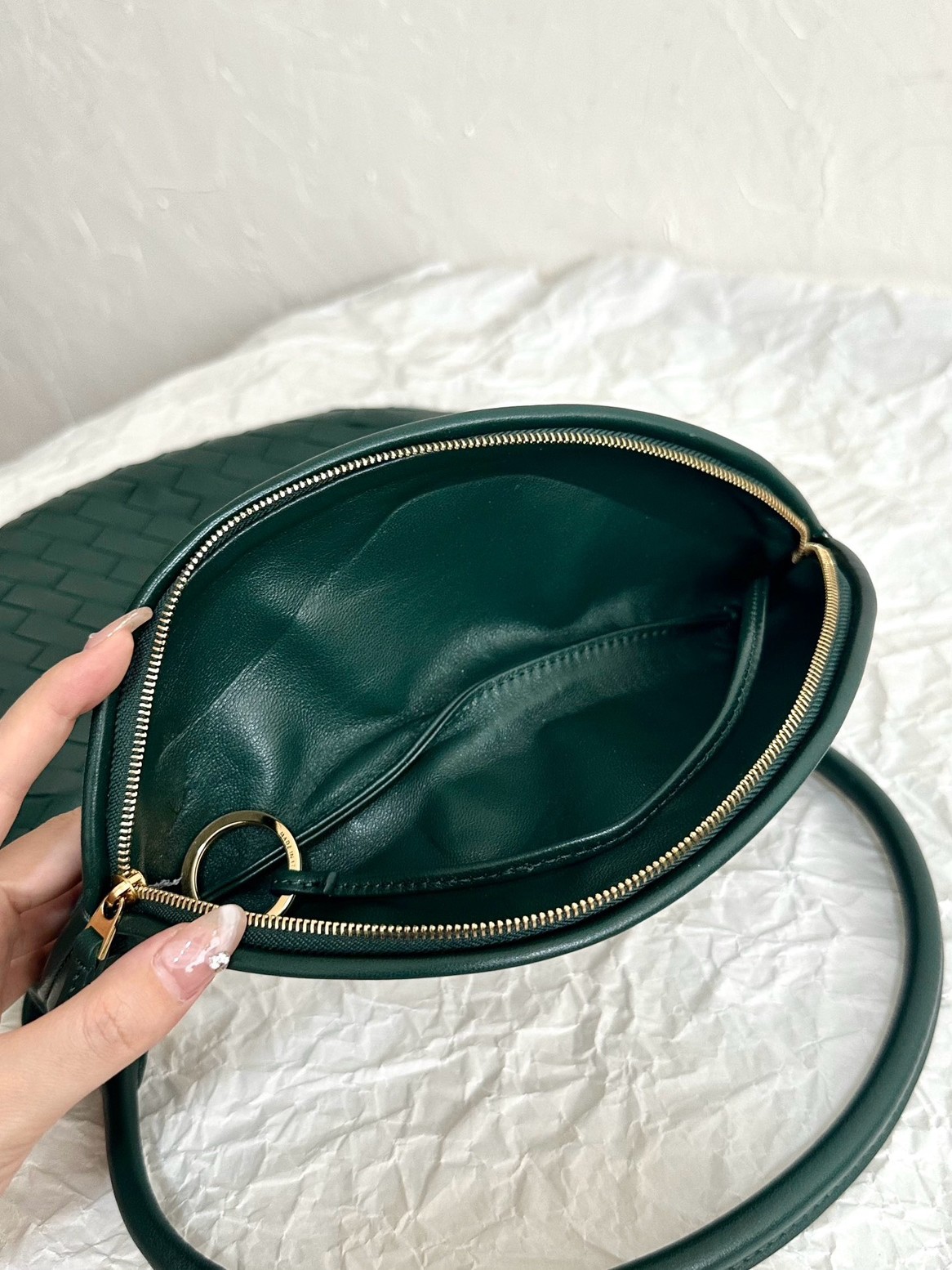 bo*te*ga Ve*ne*ta gemelli medium bag in emerald green intrecciato lambskin
