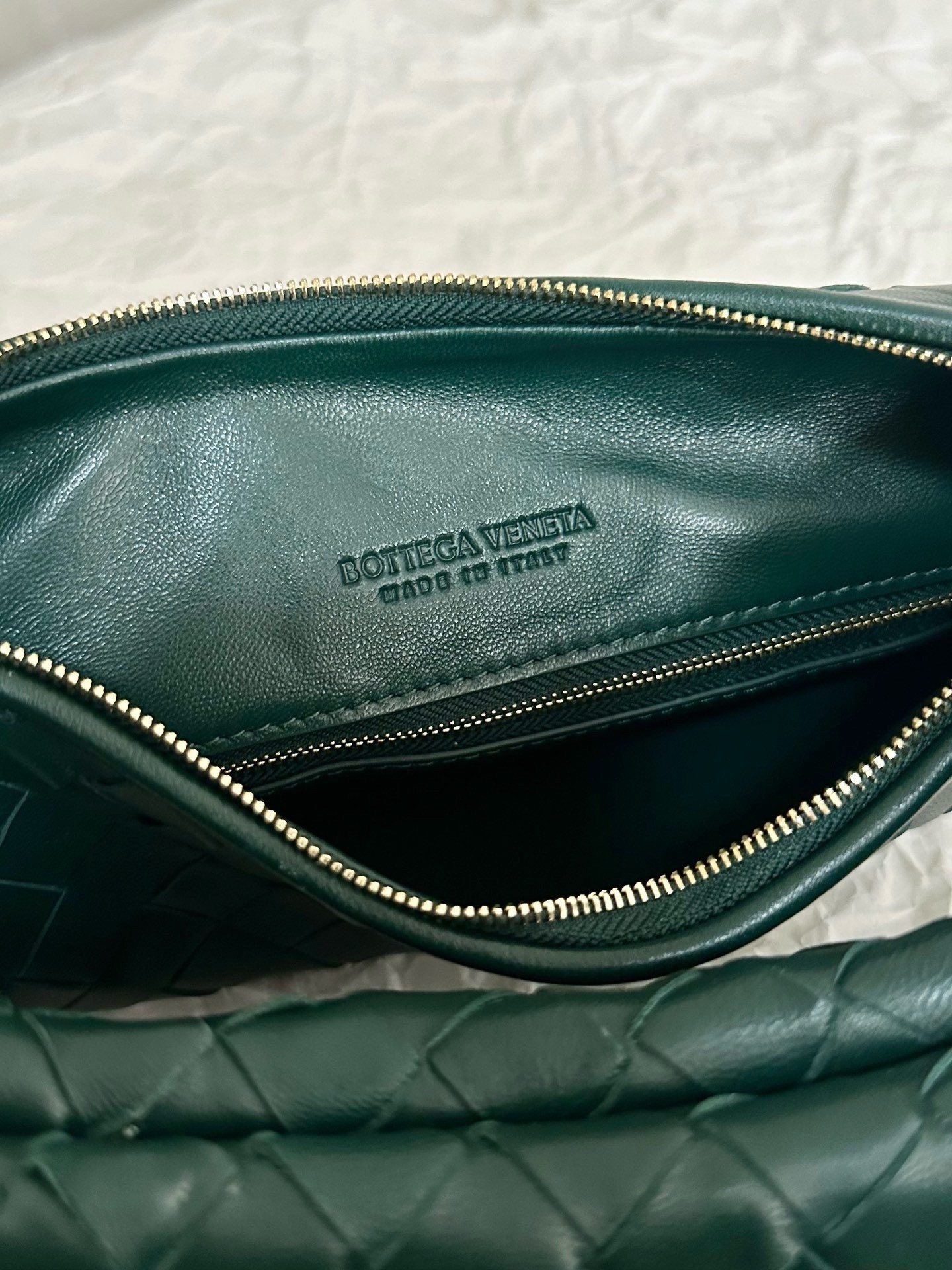 bo*te*ga Ve*ne*ta gemelli medium bag in emerald green intrecciato lambskin