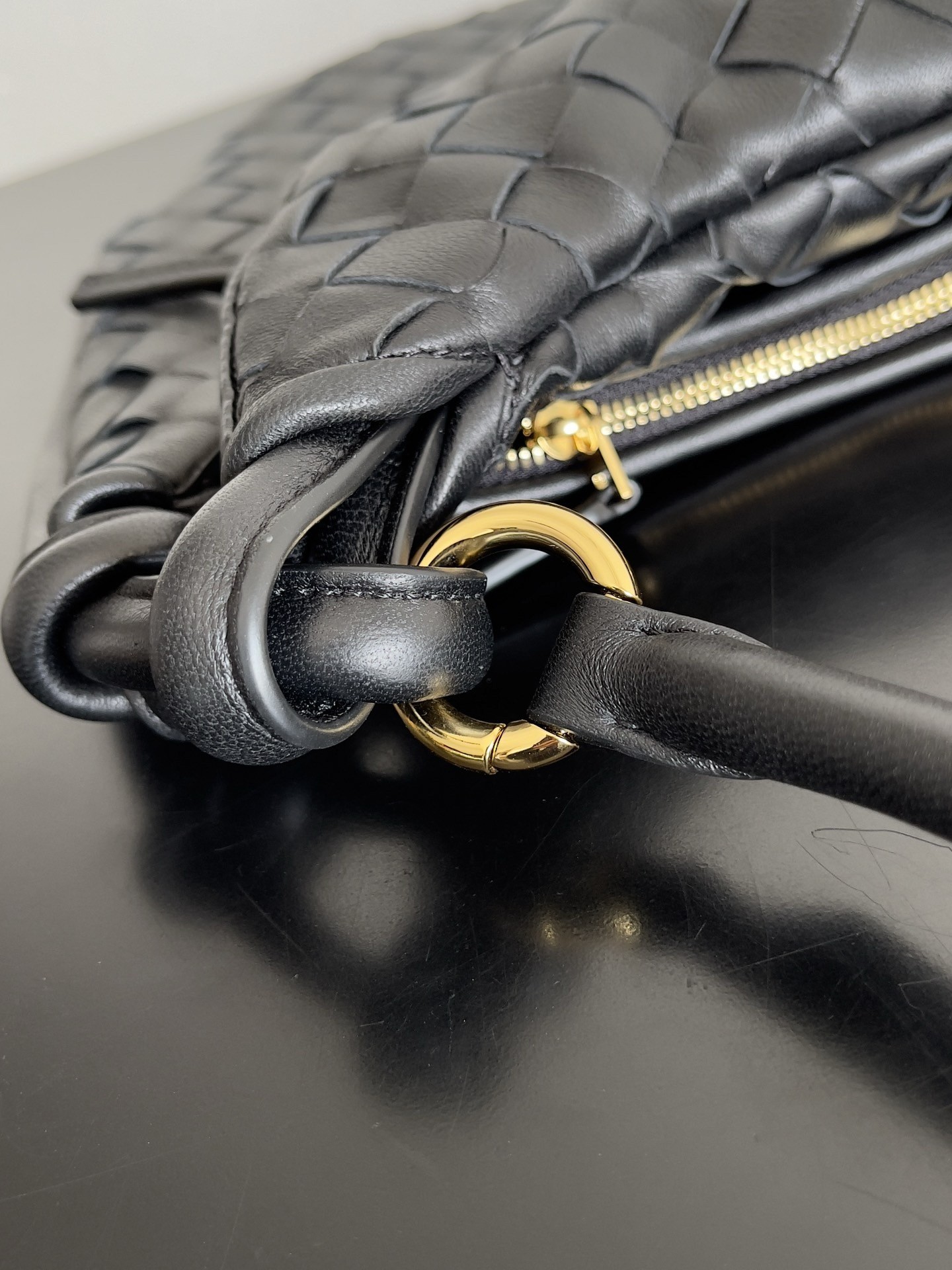 bo*te*ga Ve*ne*ta gemelli medium bag in black intrecciato lambskin