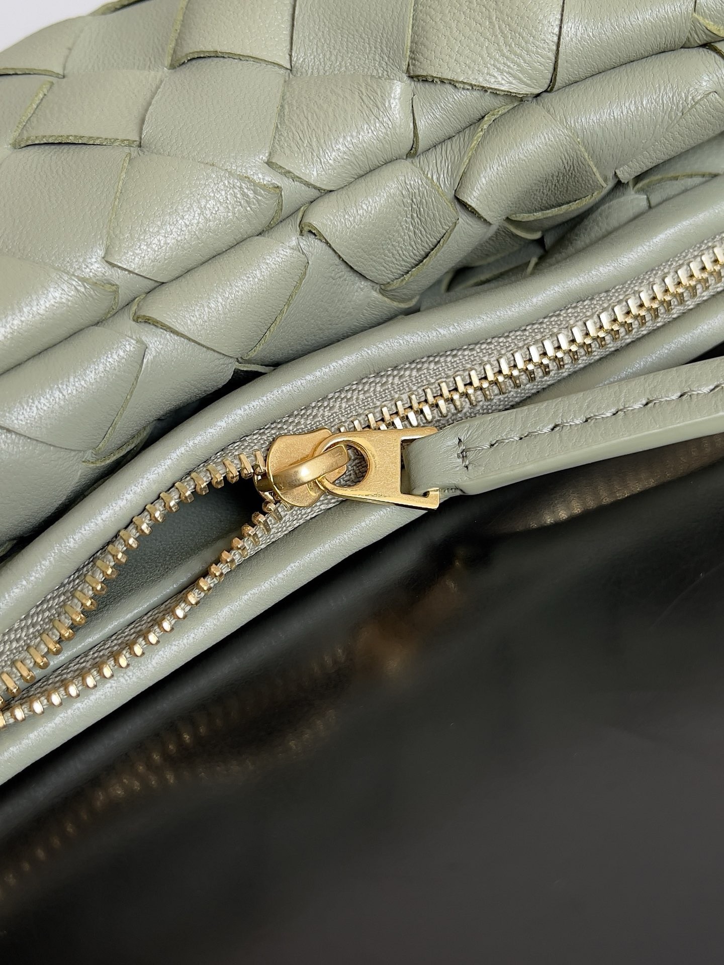bo*te*ga Ve*ne*ta gemelli medium bag in travertine intrecciato lambskin