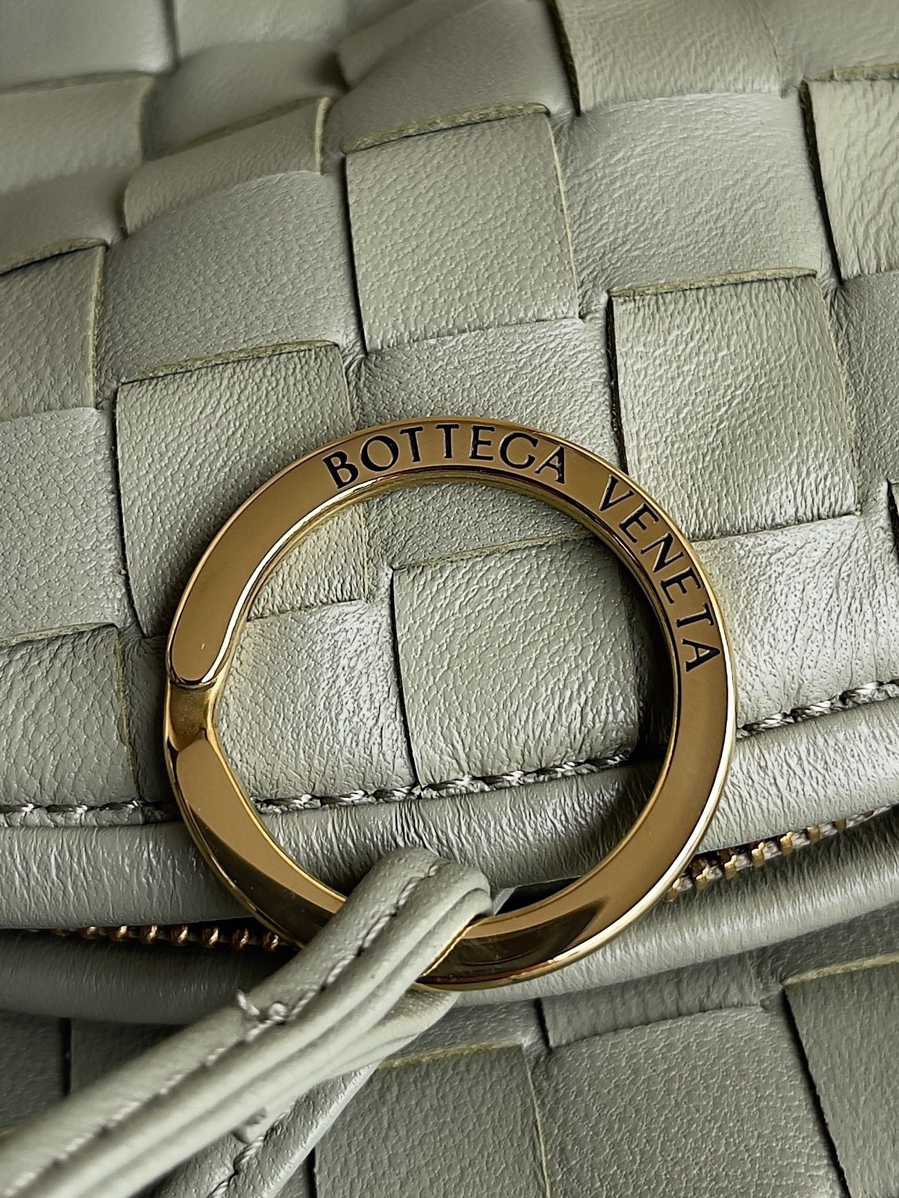 bo*te*ga Ve*ne*ta gemelli medium bag in travertine intrecciato lambskin
