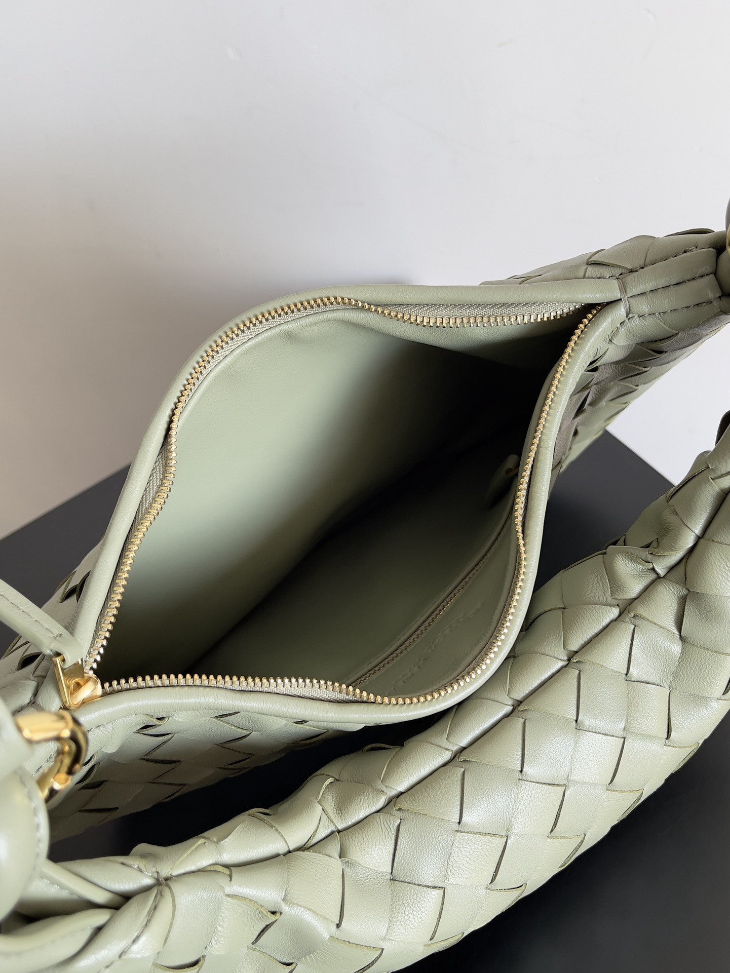 bo*te*ga Ve*ne*ta gemelli medium bag in travertine intrecciato lambskin
