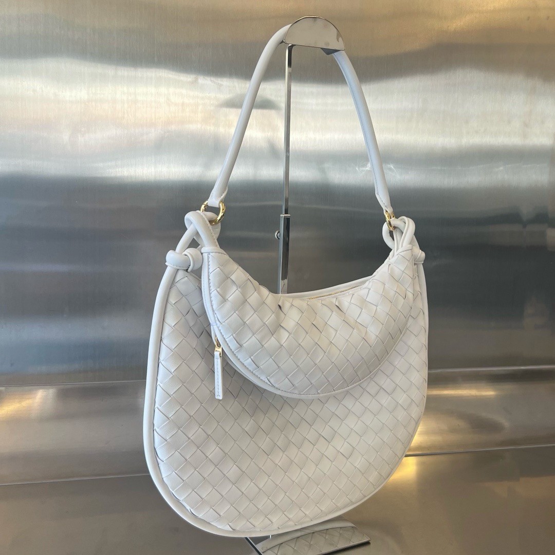 bo*te*ga Ve*ne*ta gemelli large bag in white intrecciato lambskin