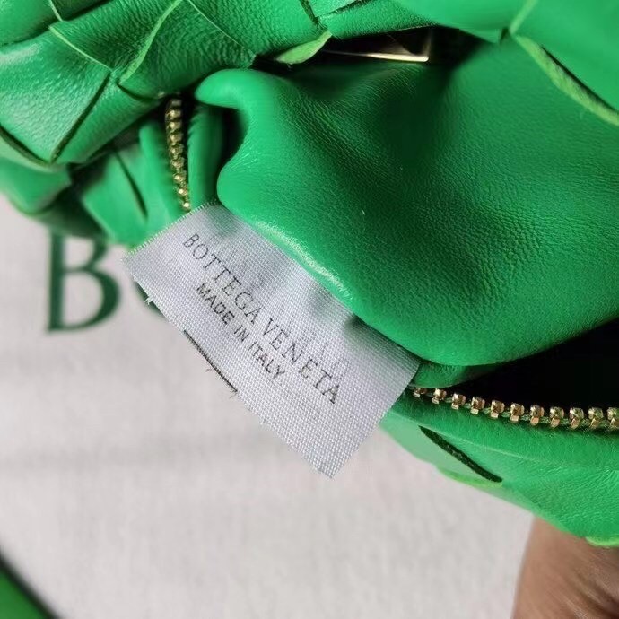 bo*te*ga Ve*ne*ta mini bv jodie bag in green woven leather