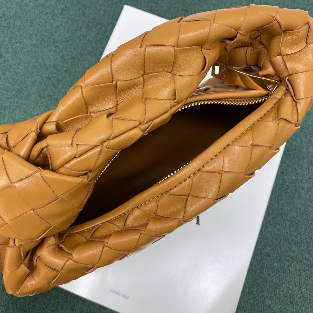 bo*te*ga Ve*ne*ta mini bv jodie bag in sandalwood woven leather