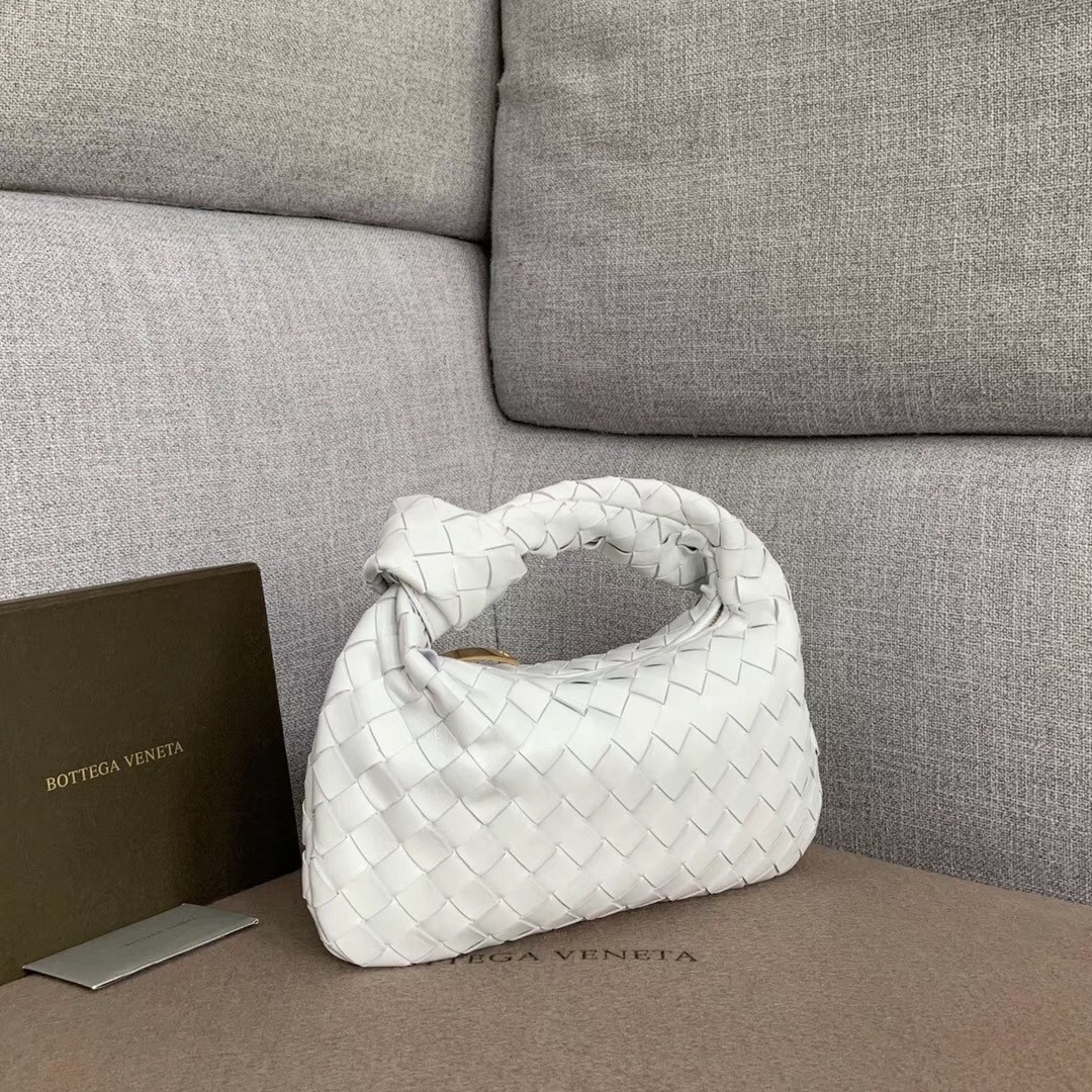 bo*te*ga Ve*ne*ta mini bv jodie bag in white woven leather