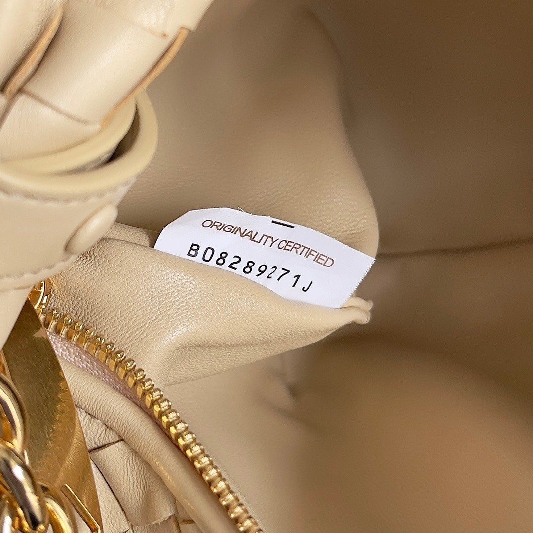 bo*te*ga Ve*ne*ta mini jodie chain bag in porridge intrecciato lambskin
