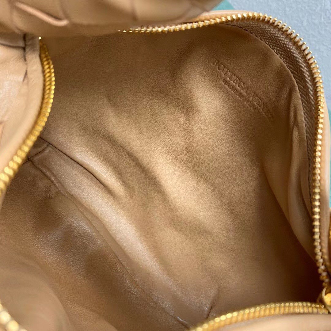 bo*te*ga Ve*ne*ta bv jodie mini bag in beige intrecciato lambskin